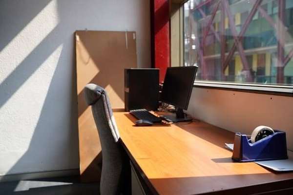 Stimuler sa créativité dans l'espace de travail : l'impact des couleurs