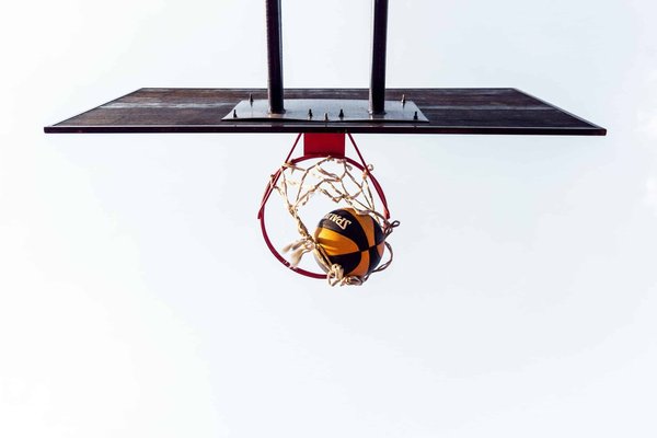Guide d'achat : Comment choisir le meilleur panier de basket sur pied pour votre jardin ?